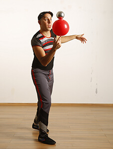 Nir Marzok